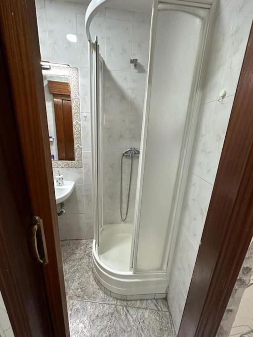 Economico Piso En Madrid Centro Apartment Ngoại thất bức ảnh